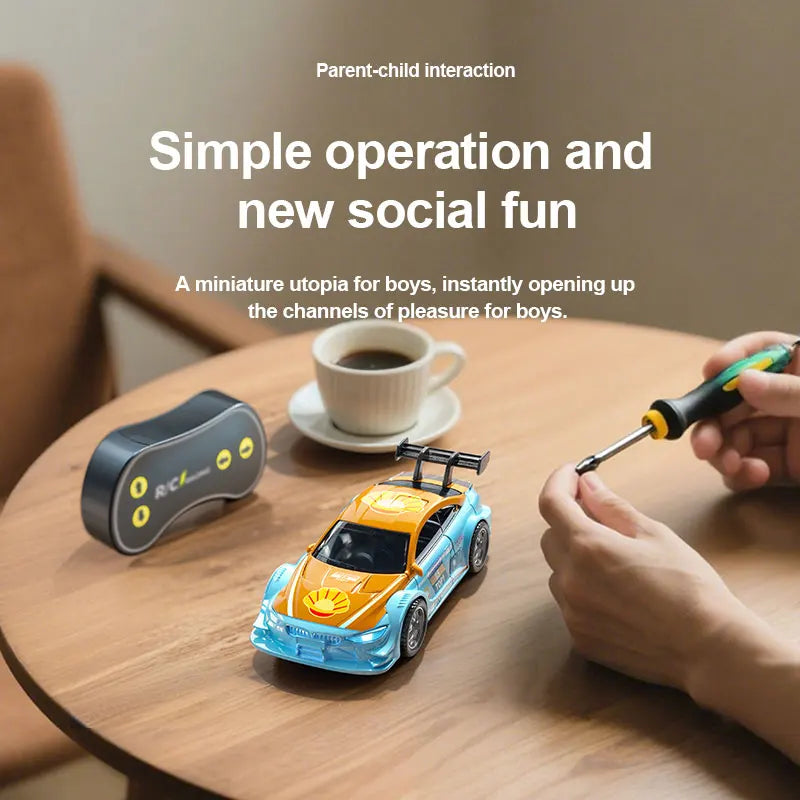 Samochód RC 1:43 z Kontrolą APP i Światłami - Mini Model Wyścigowy 4WD